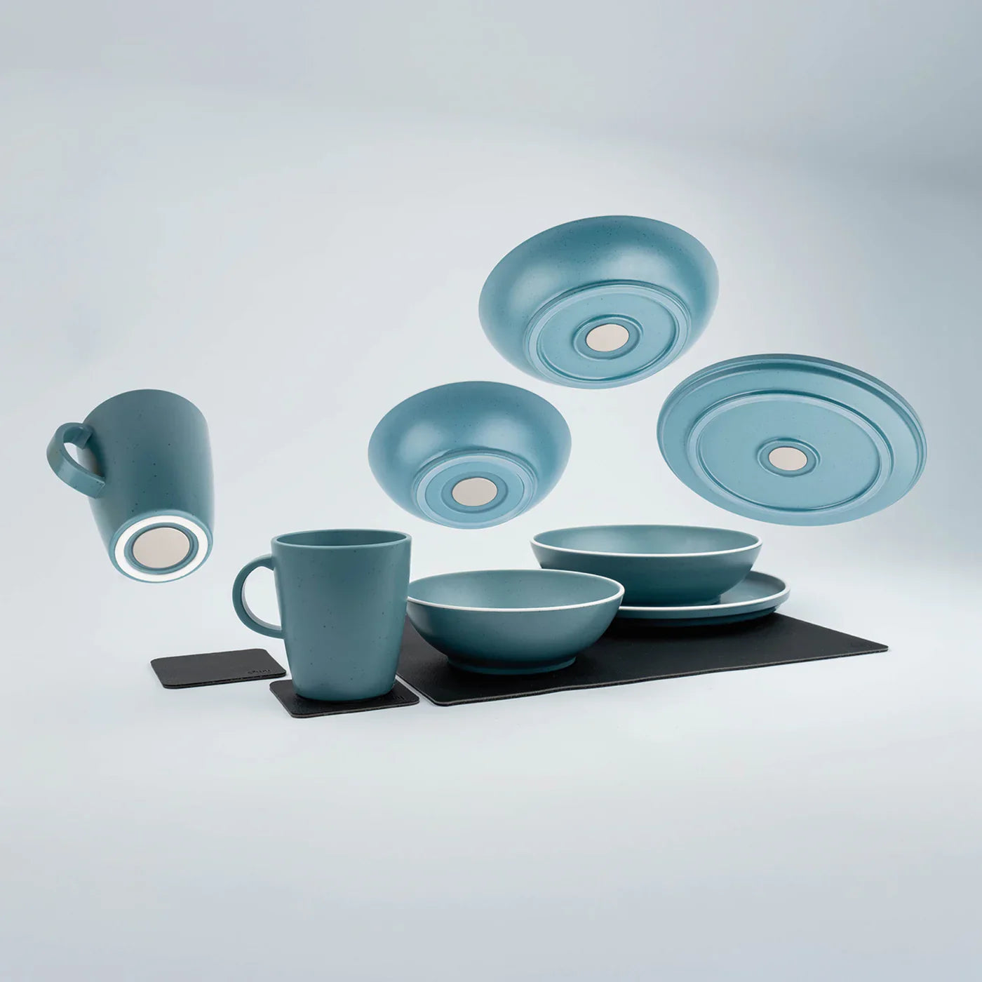 Blue tableware set