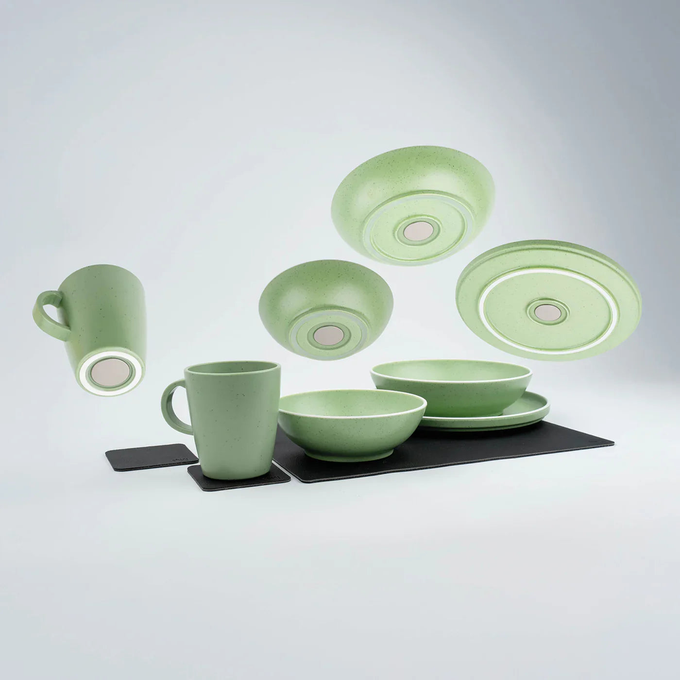 Green tableware set