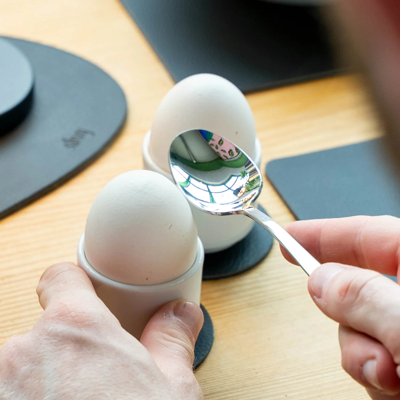 Magnet-Porzellan-Eierbecher