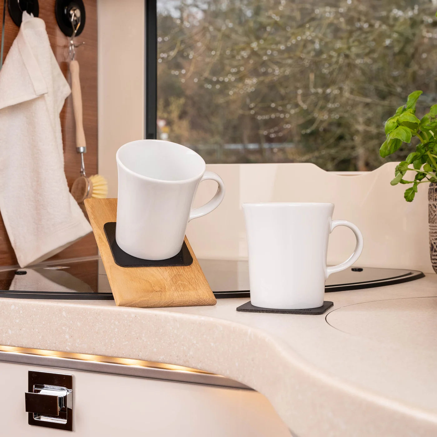 Porcelain Magnetic Handle Cup