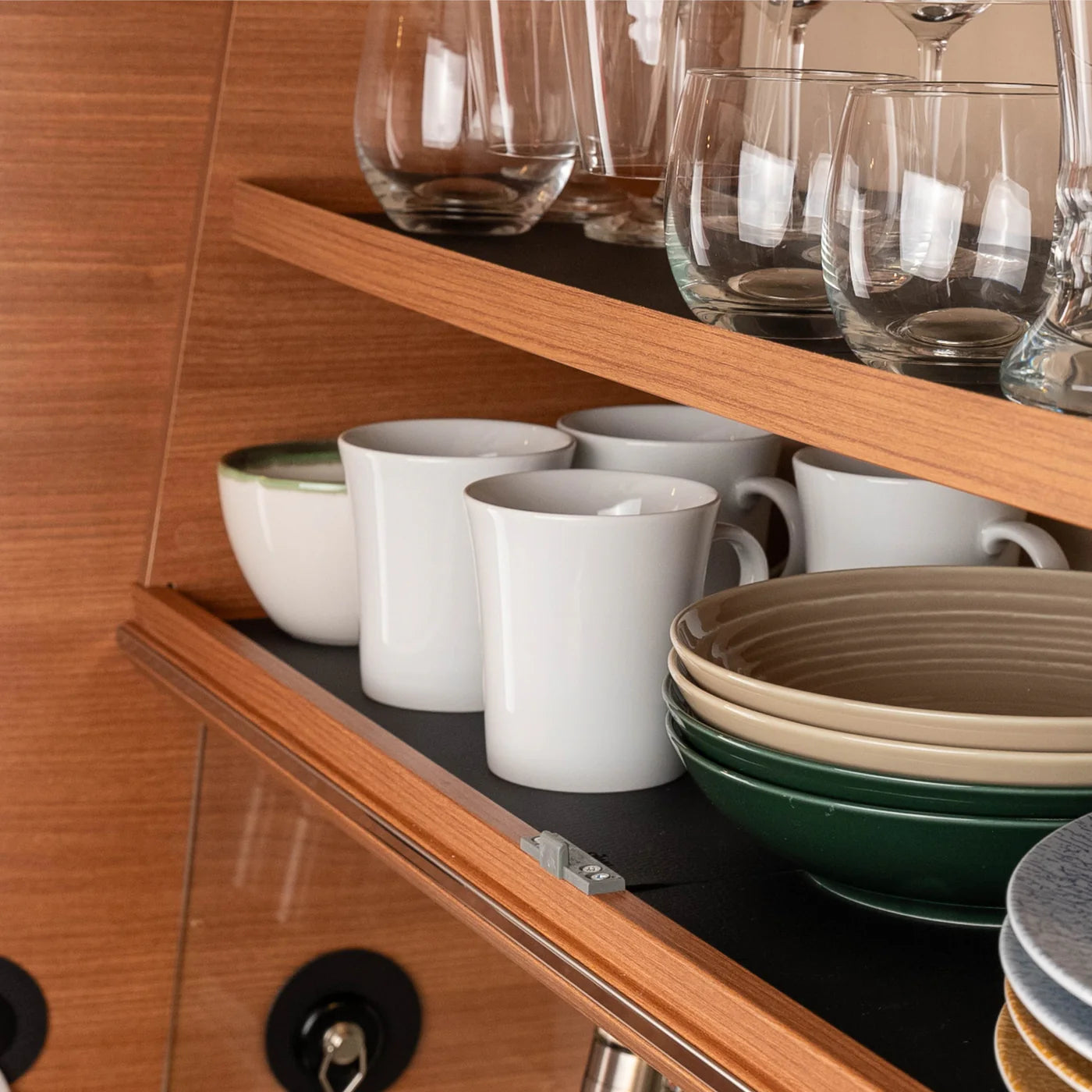 Porcelain Magnetic Handle Cup