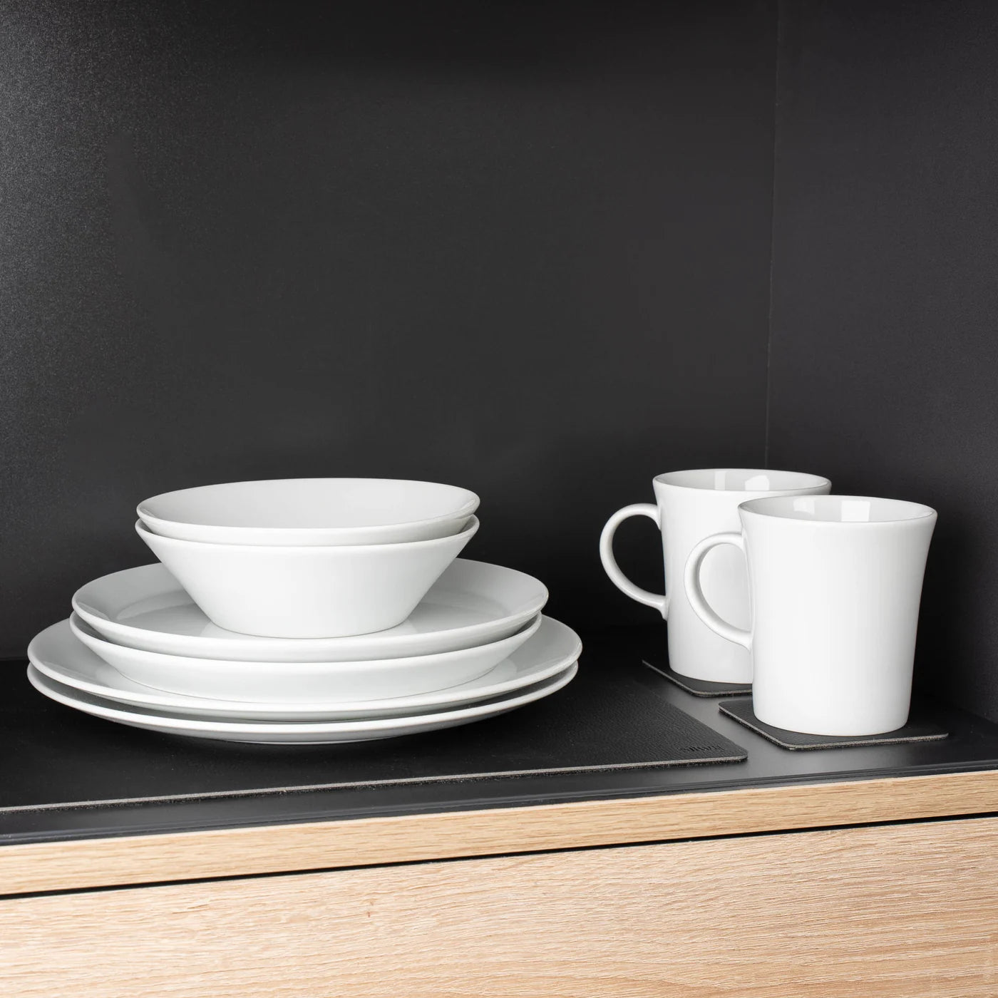 Magnetic porcelain tableware set