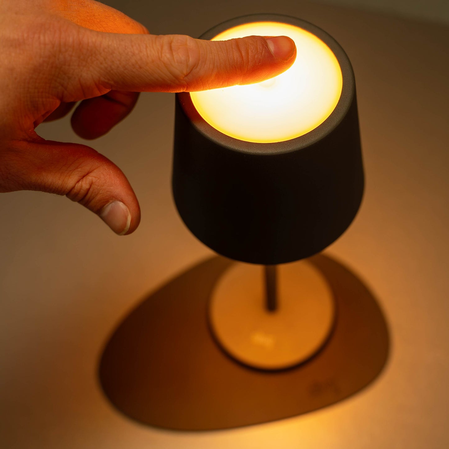 Lampe magnétique