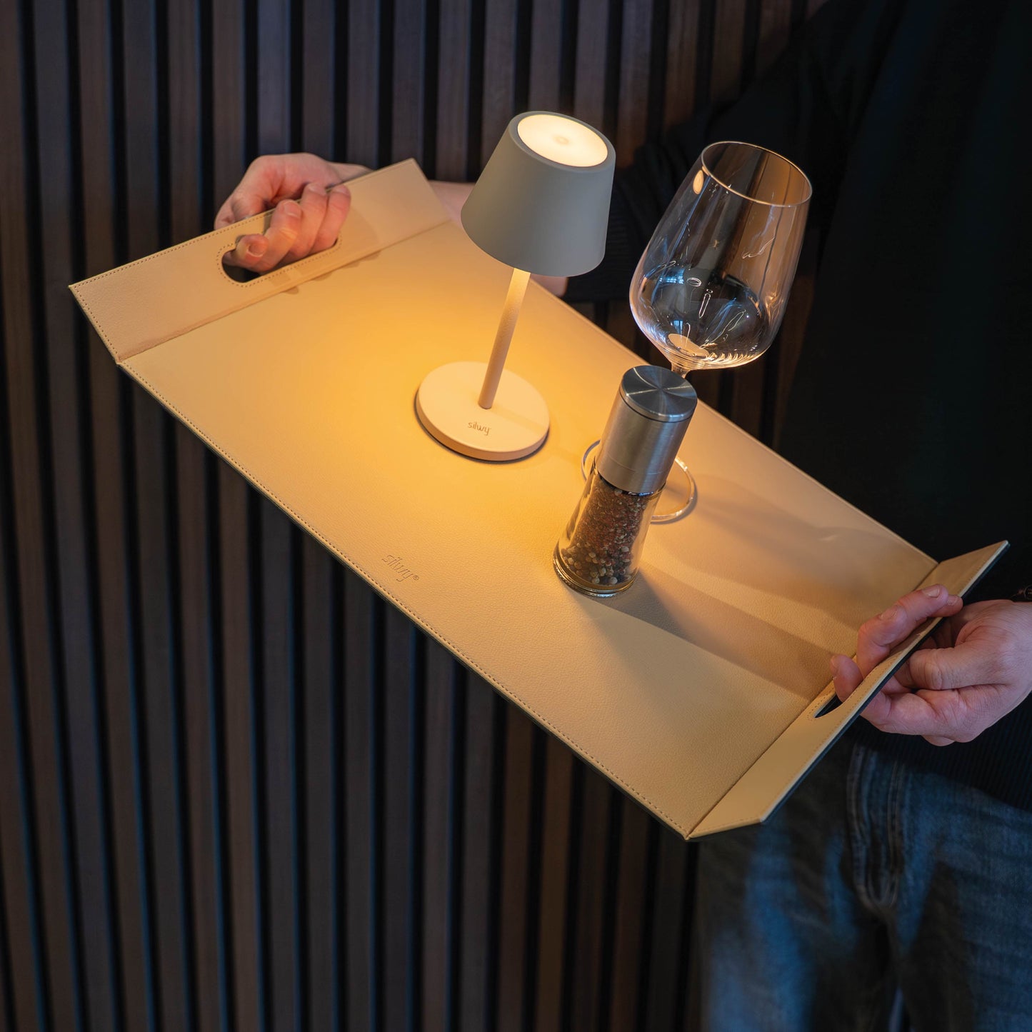 Magnetic-Tray FLIP